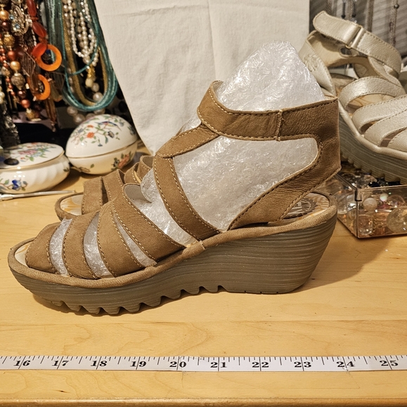 Fly London wedge sandals size 38 - Picture 8 of 10